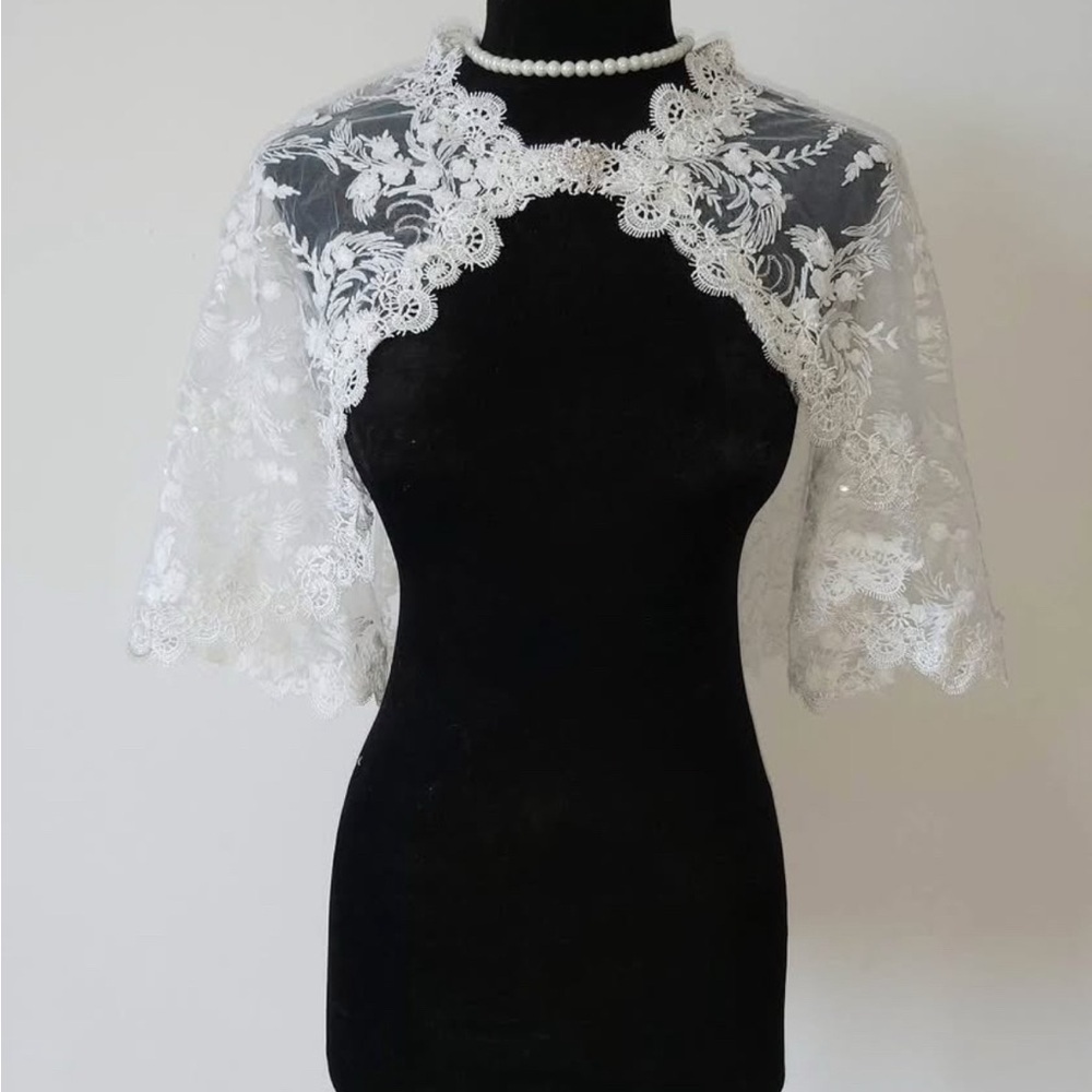 Elegant White Lace Bolero